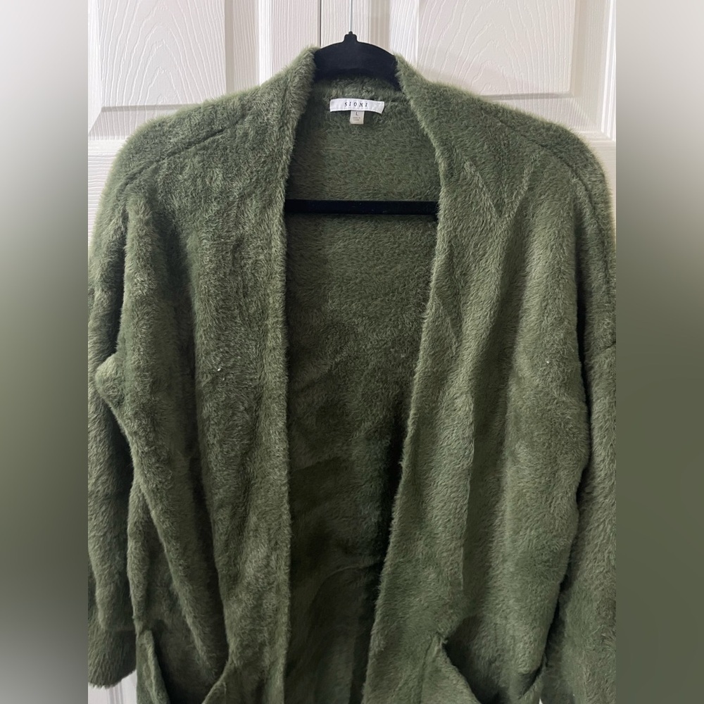 Cardigan - Picture 3 of 8